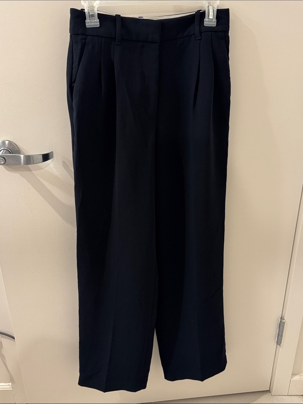 Aritzia The Effortless Pant